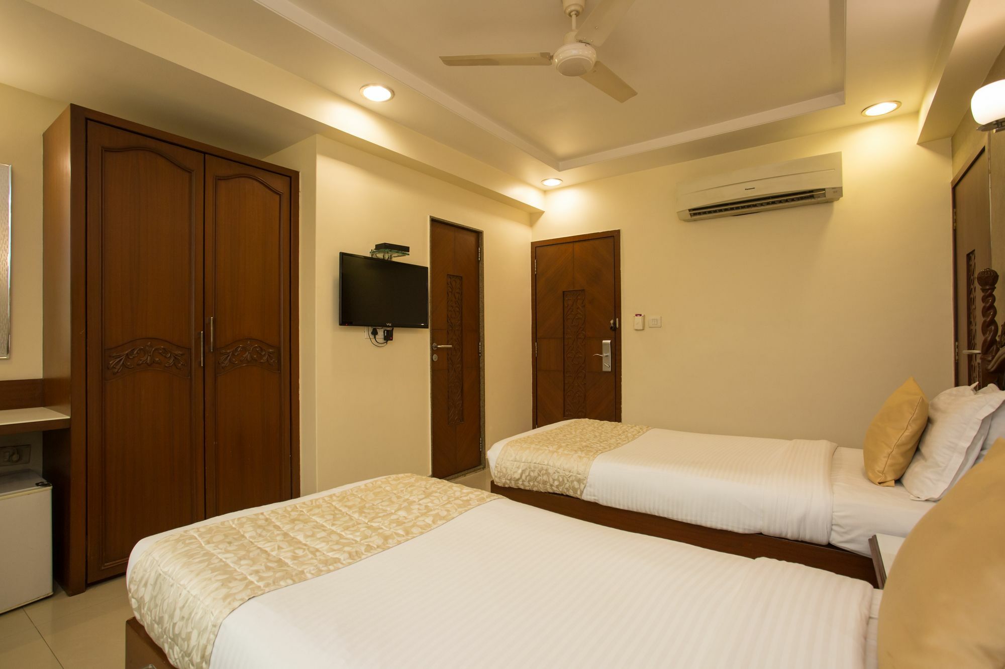 Oyo 10007 Hotel Grace Residency Bombay Exterior foto